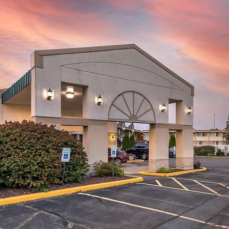 Quality Inn & Suites Vestal Binghamton Near University Εξωτερικό φωτογραφία