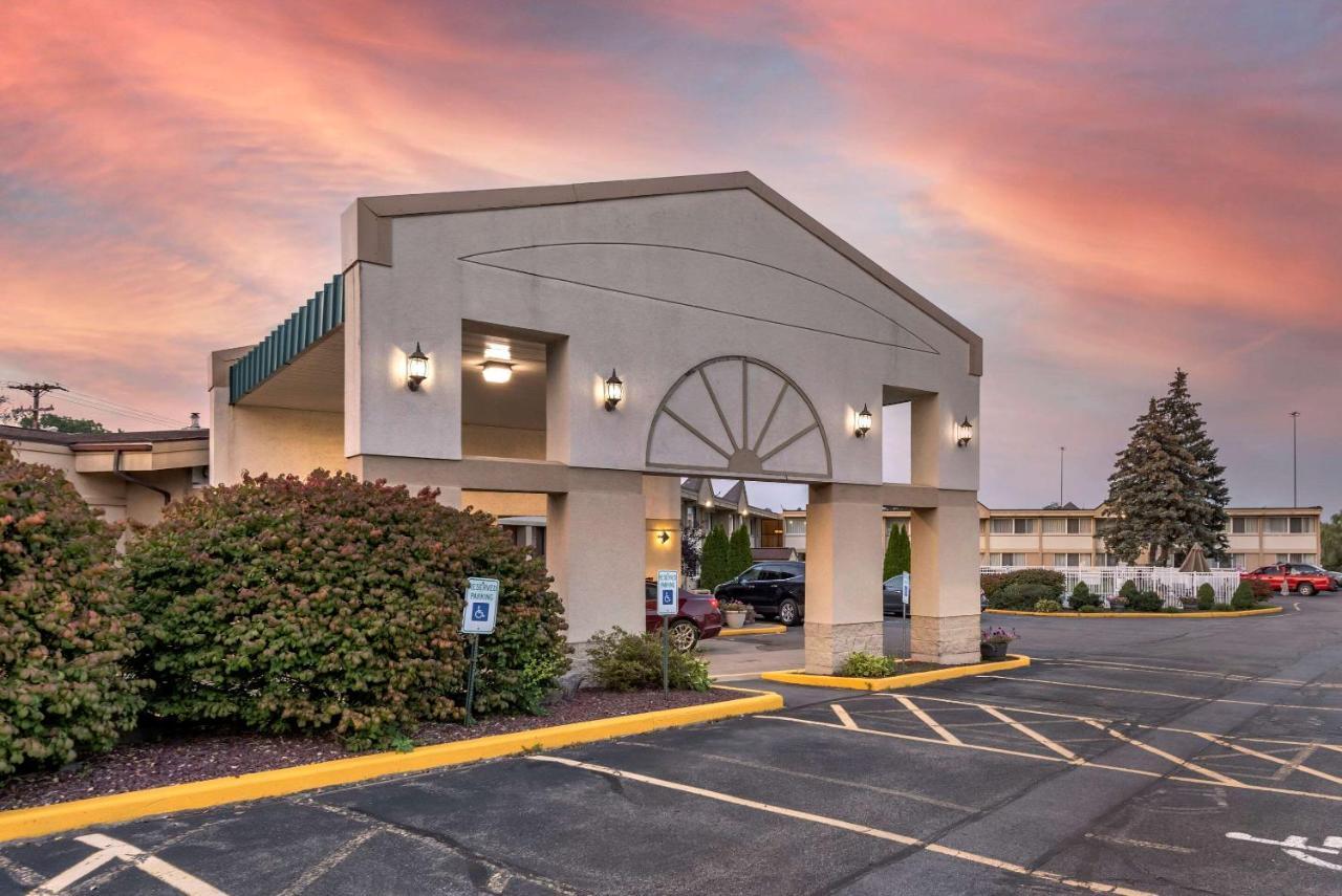 Quality Inn & Suites Vestal Binghamton Near University Εξωτερικό φωτογραφία