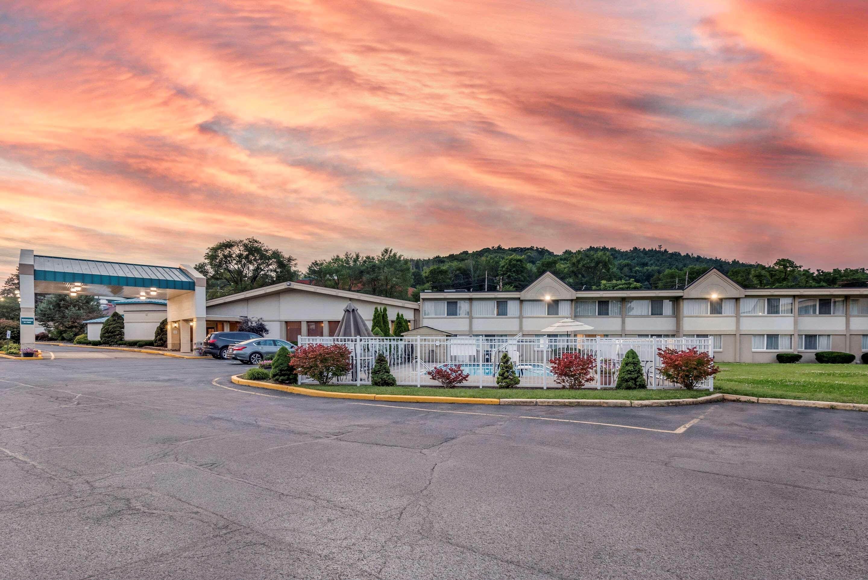 Quality Inn & Suites Vestal Binghamton Near University Εξωτερικό φωτογραφία