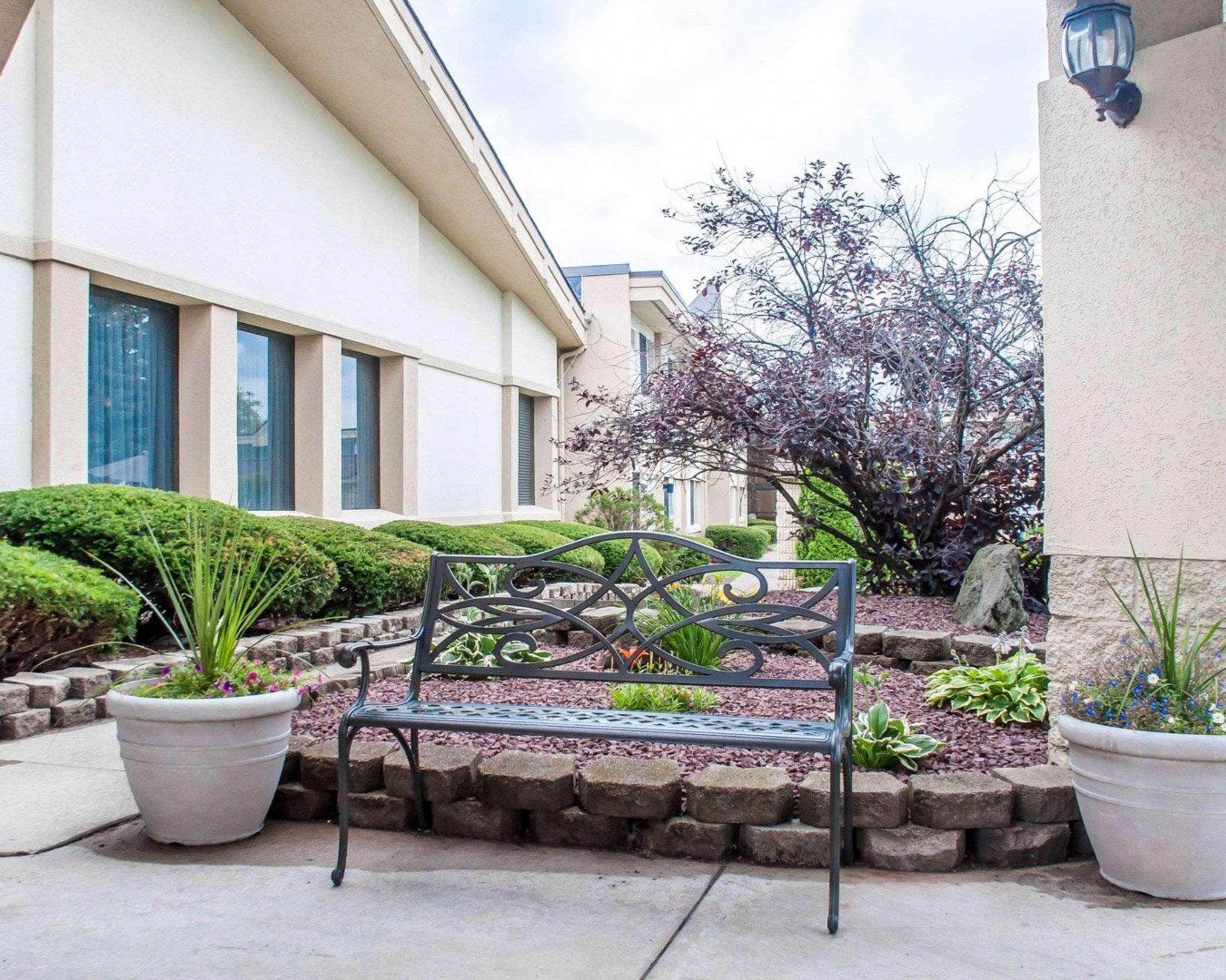 Quality Inn & Suites Vestal Binghamton Near University Εξωτερικό φωτογραφία