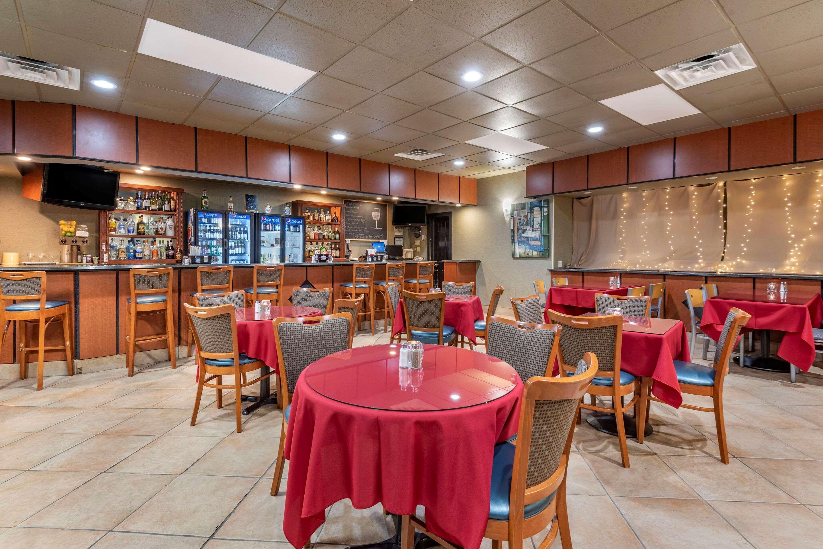 Quality Inn & Suites Vestal Binghamton Near University Εξωτερικό φωτογραφία