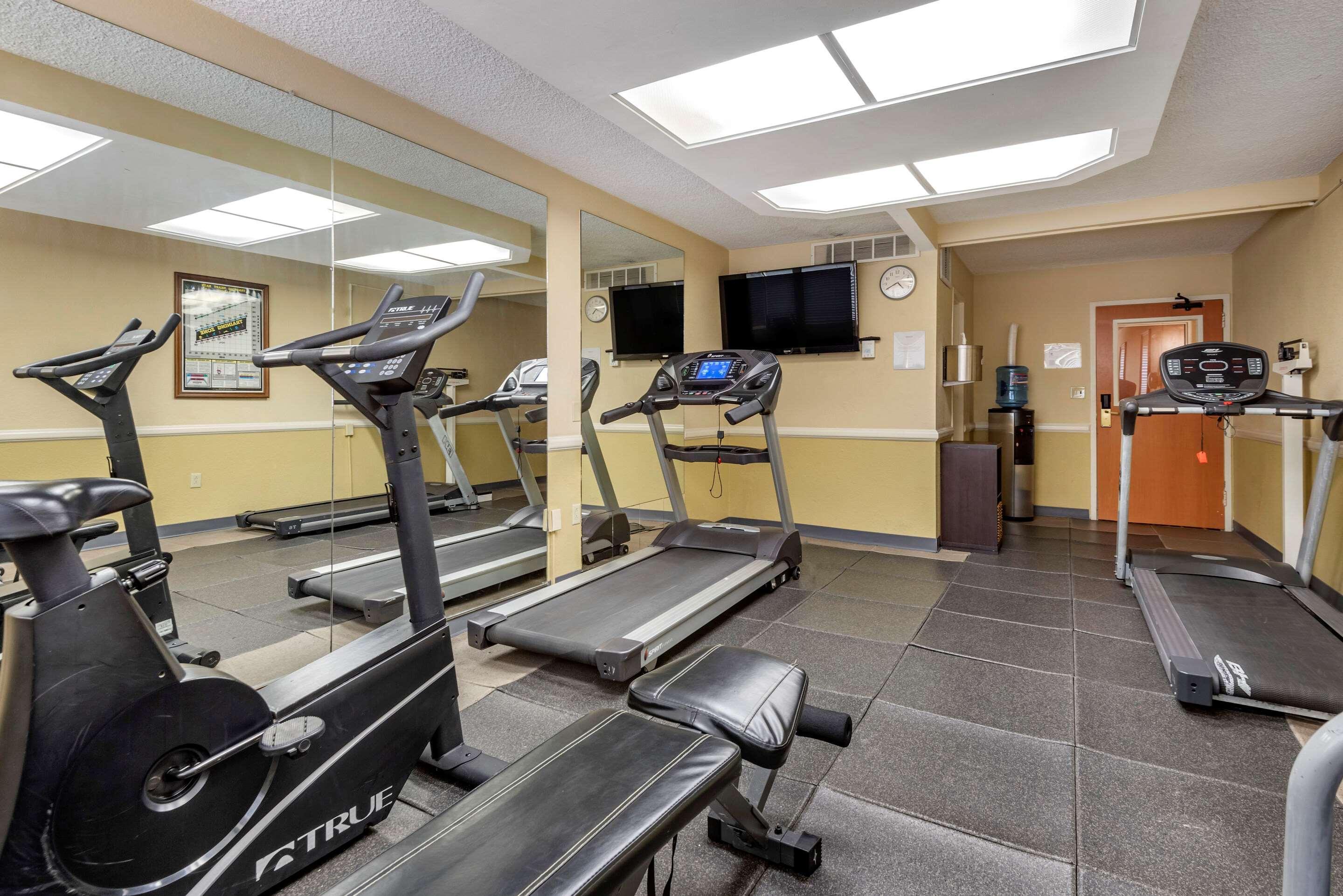 Quality Inn & Suites Vestal Binghamton Near University Εξωτερικό φωτογραφία