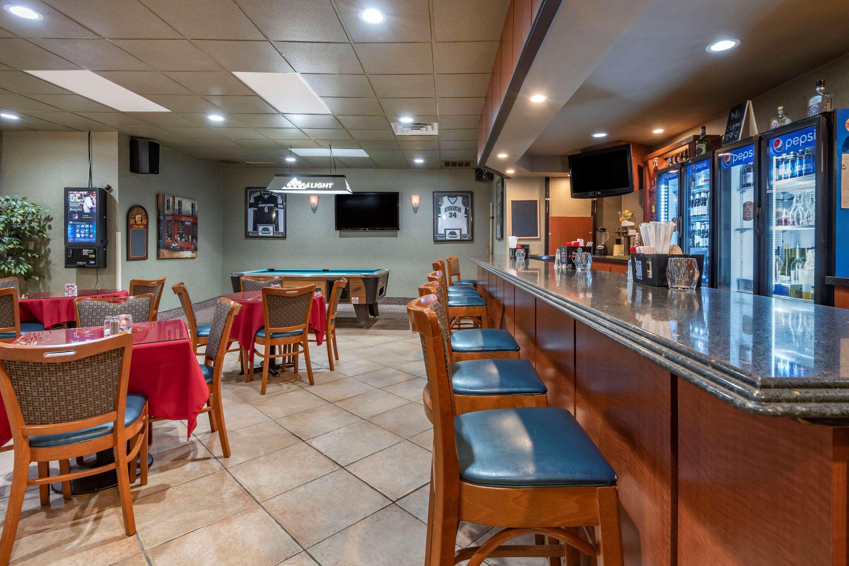 Quality Inn & Suites Vestal Binghamton Near University Εξωτερικό φωτογραφία