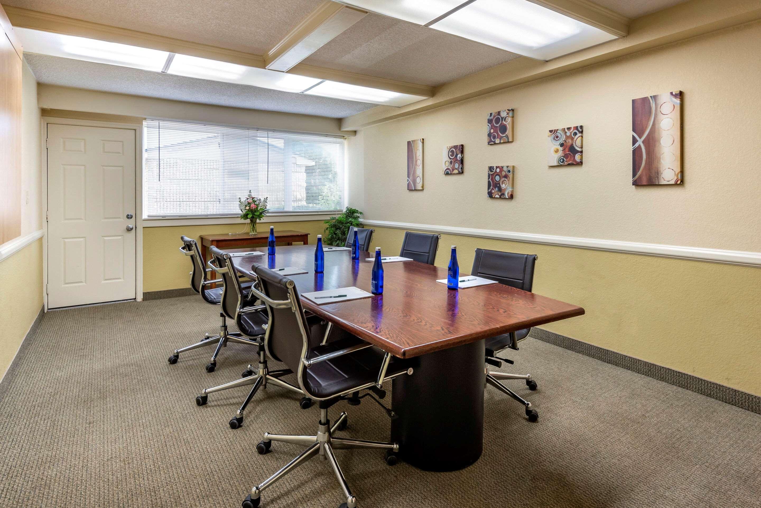 Quality Inn & Suites Vestal Binghamton Near University Εξωτερικό φωτογραφία