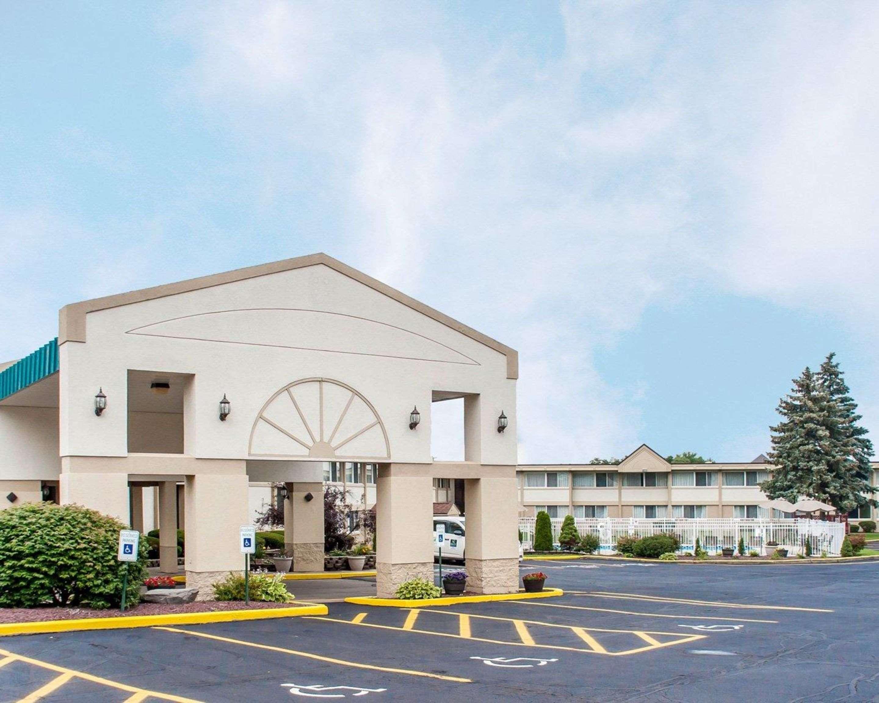 Quality Inn & Suites Vestal Binghamton Near University Εξωτερικό φωτογραφία