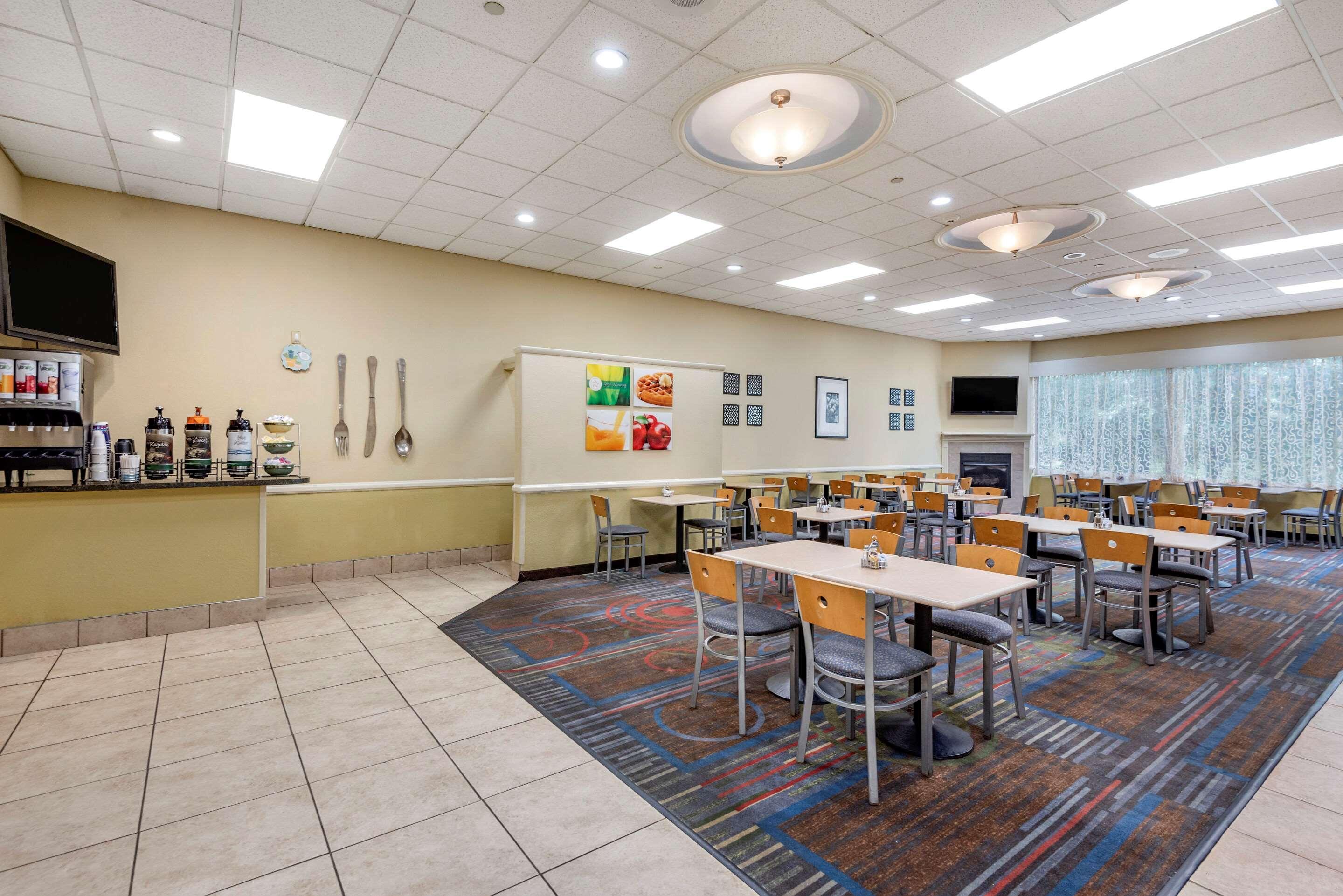 Quality Inn & Suites Vestal Binghamton Near University Εξωτερικό φωτογραφία