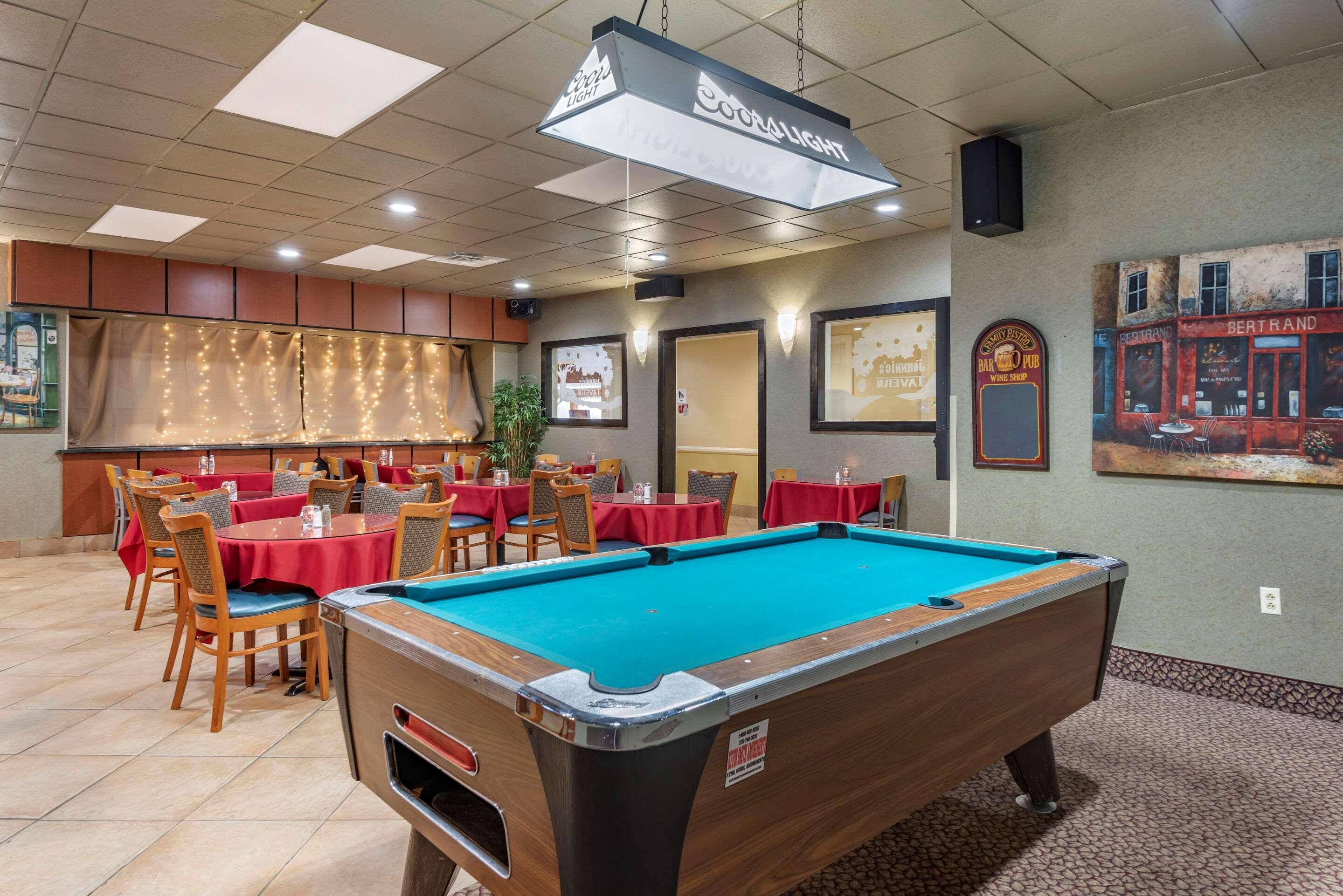 Quality Inn & Suites Vestal Binghamton Near University Εξωτερικό φωτογραφία